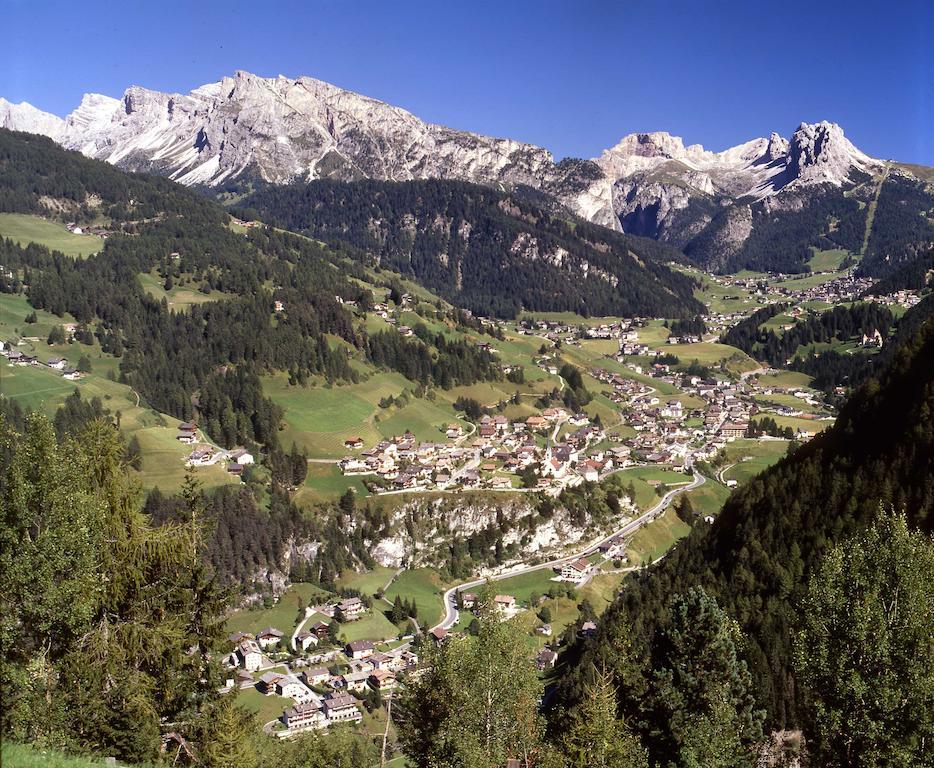 Garni Le Chalet Santa Cristina Val Gardena Exterior foto